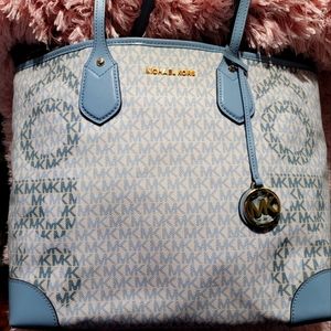 Michael Kors Large Eva Tote